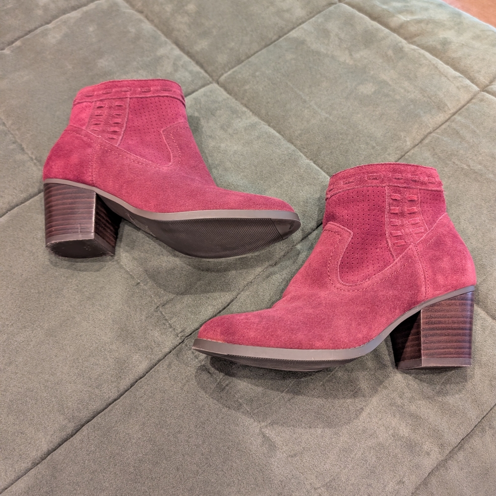 Red Ankle Boots with Chunky Heel and Western Design